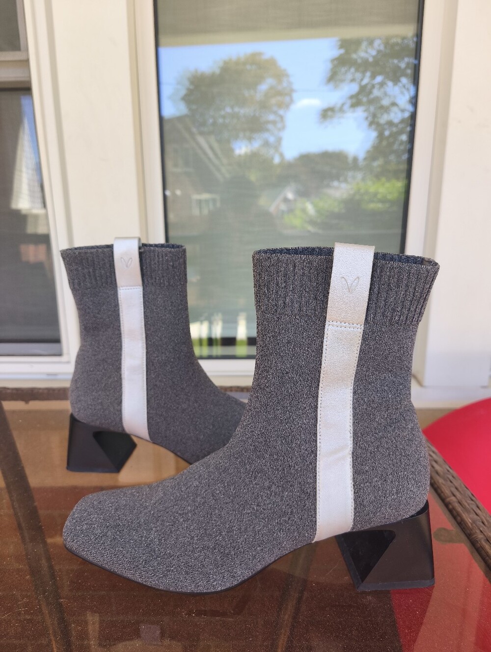 Vivaia Boots Rafaella 8.5 - Picture 5 of 5
